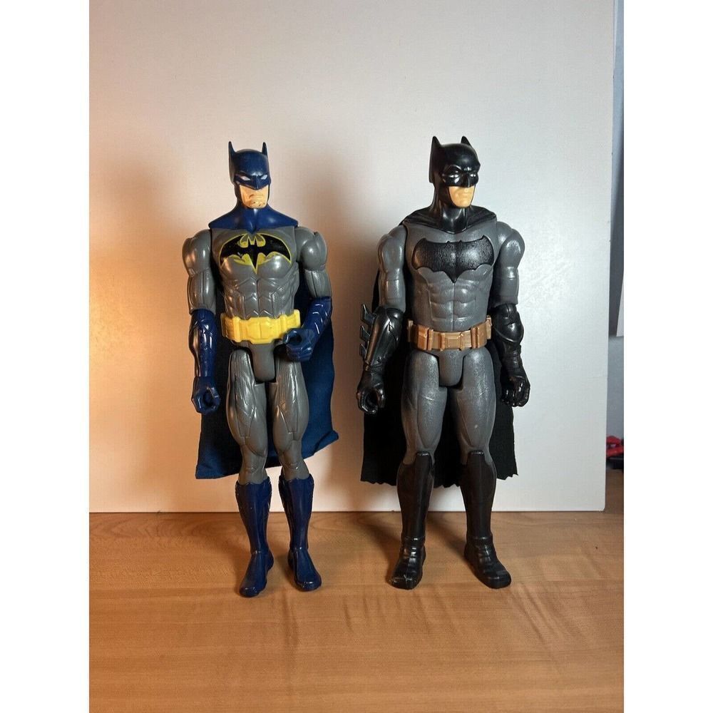 2 Batman Action Figures With Cape DC Comics